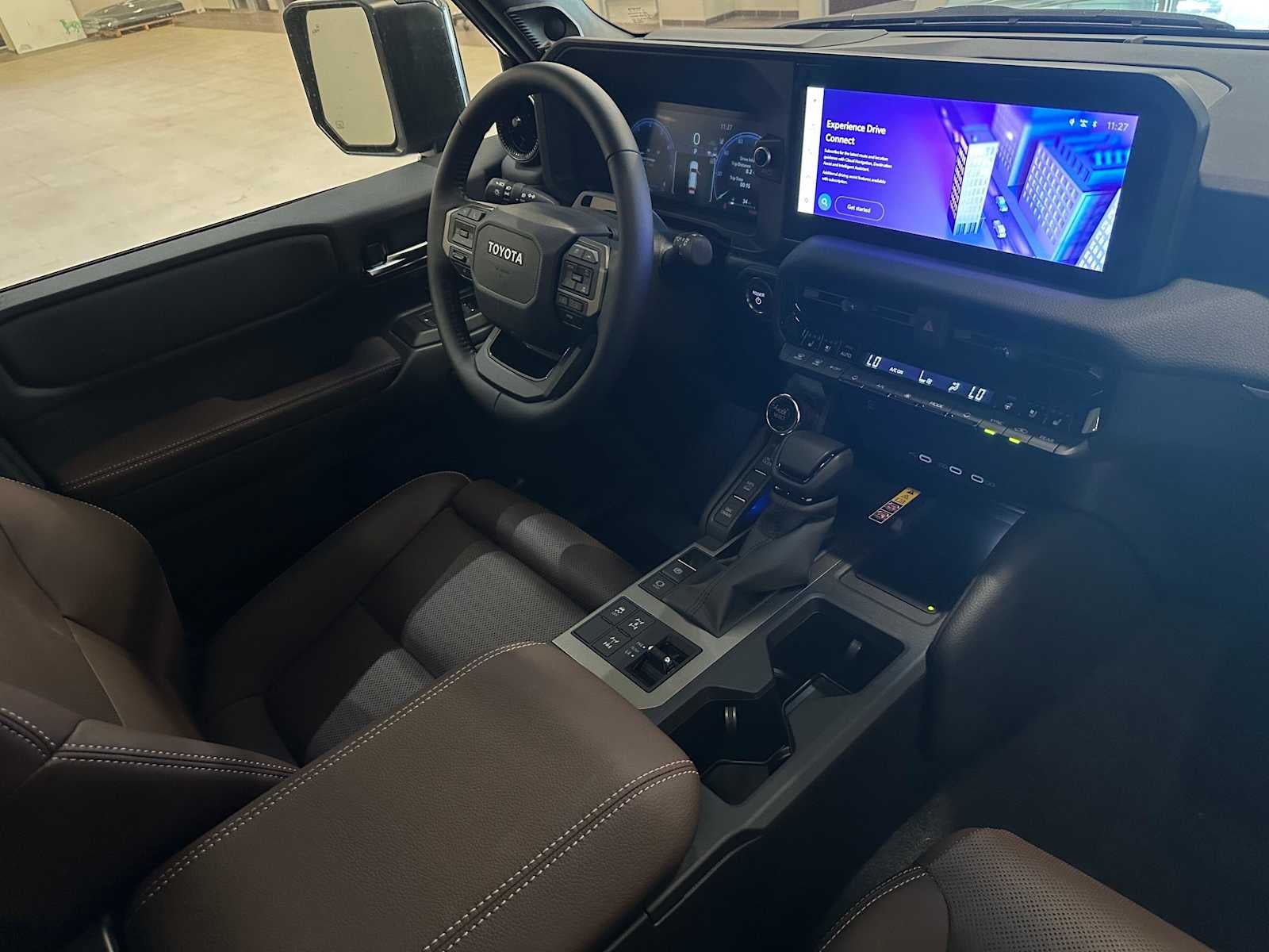 2025 Toyota Land Cruiser 4WD (Natl)