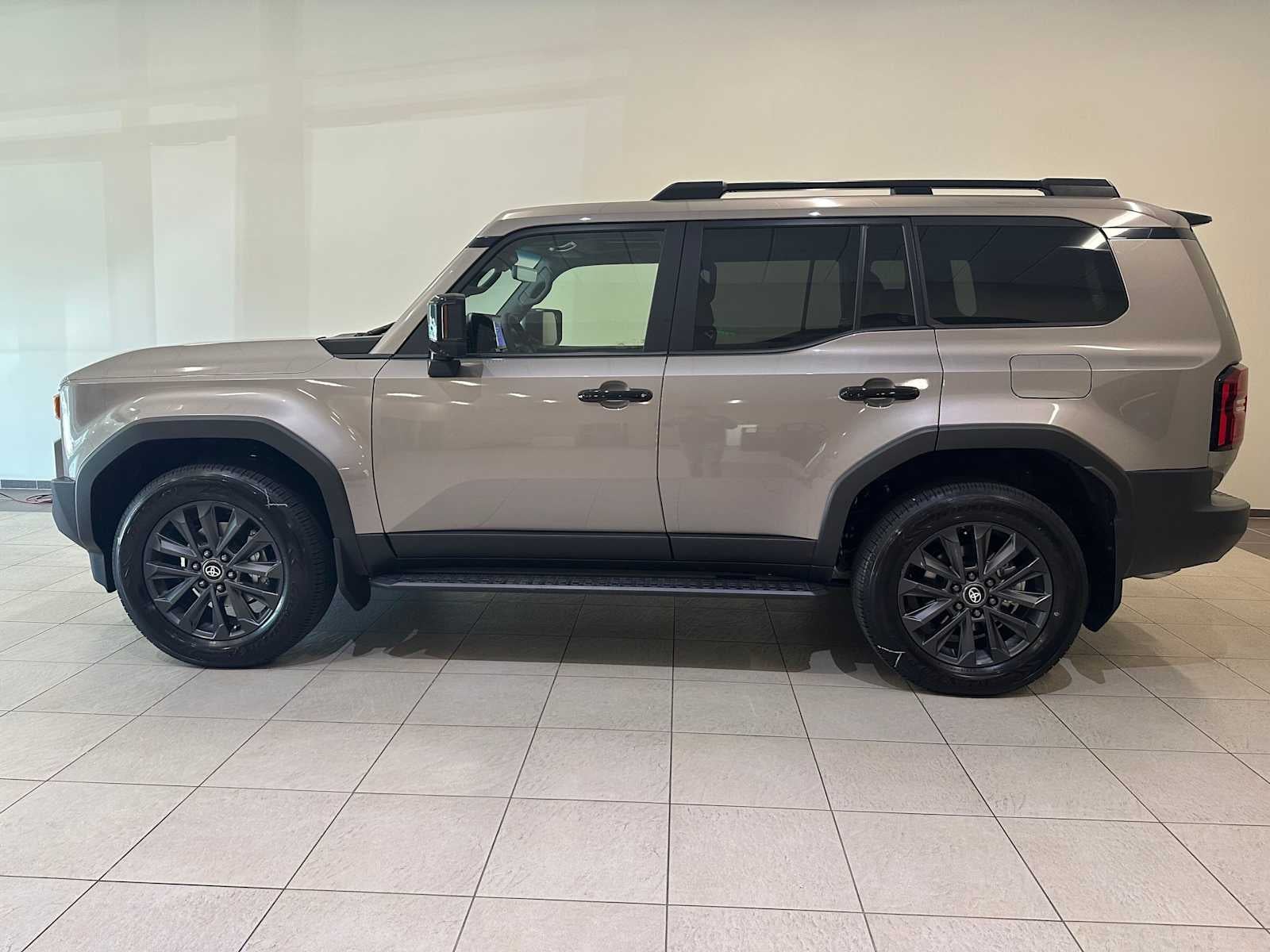 2025 Toyota Land Cruiser 4WD (Natl)
