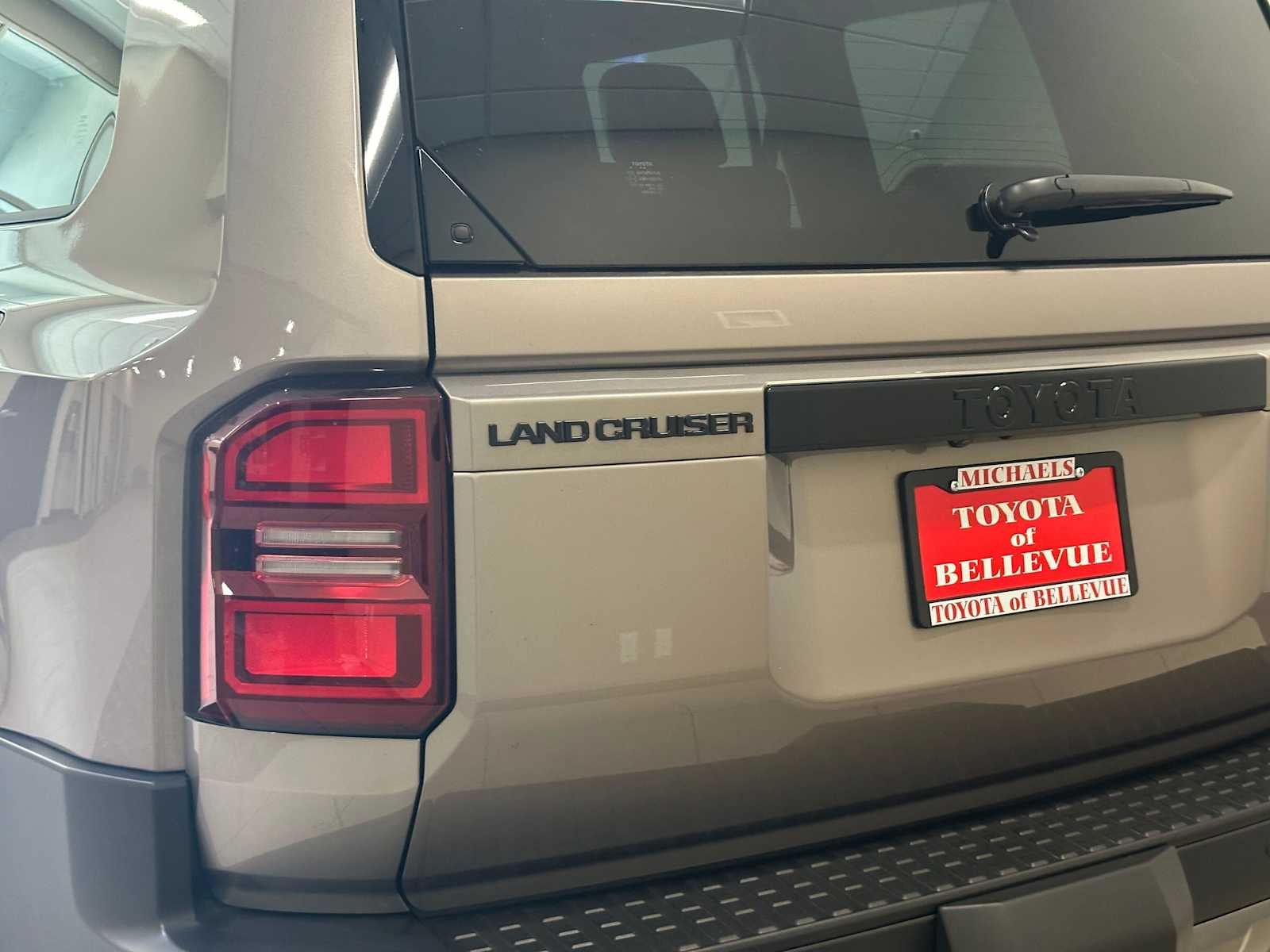 2025 Toyota Land Cruiser 4WD (Natl)