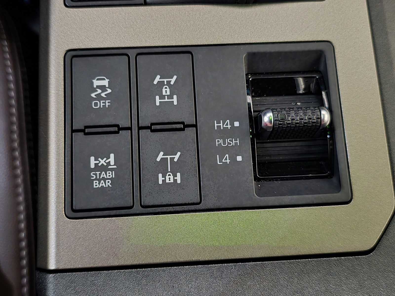 2026 Toyota Land Cruiser 4WD (Natl)