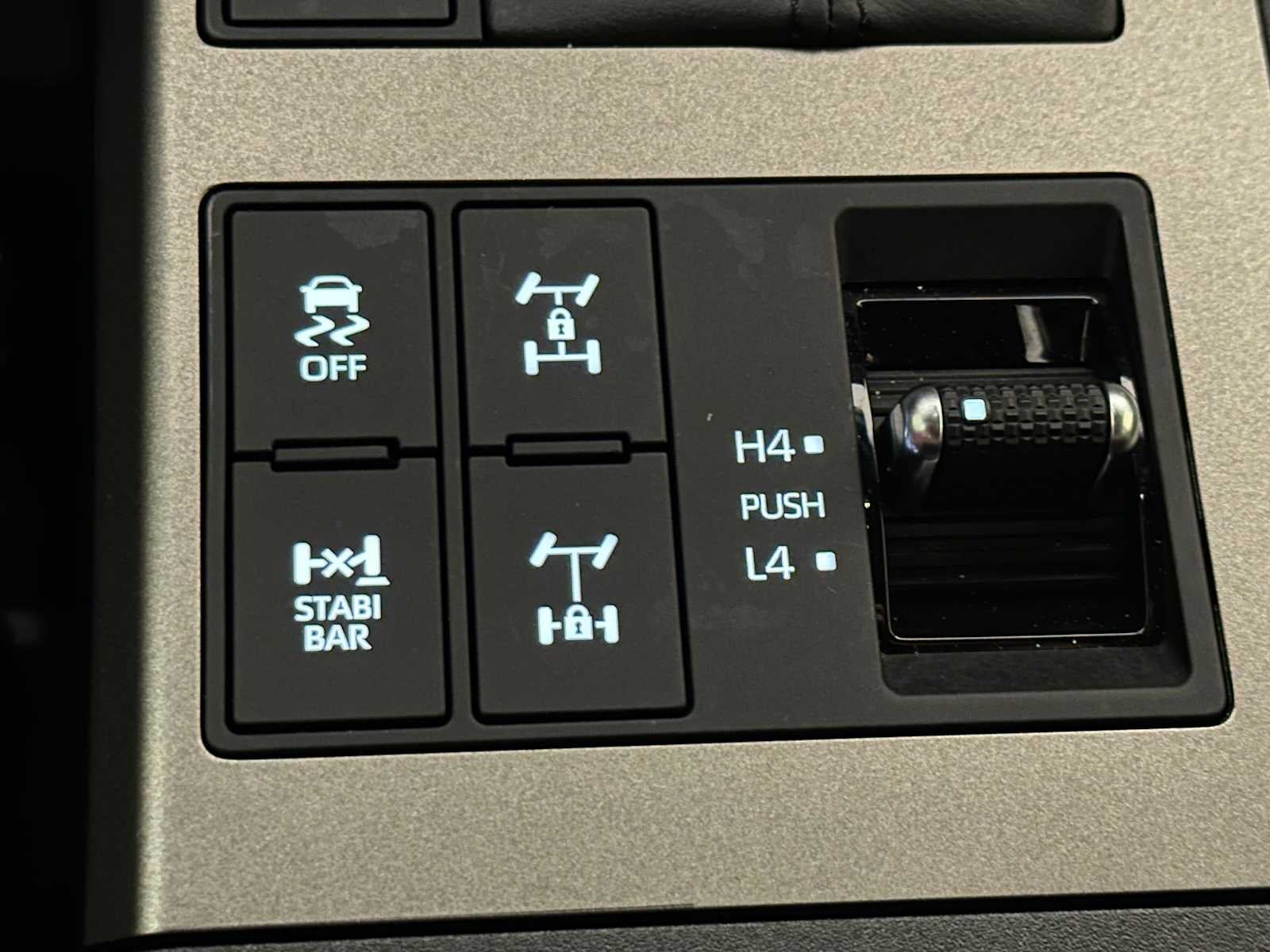 2026 Toyota Land Cruiser 4WD (Natl)