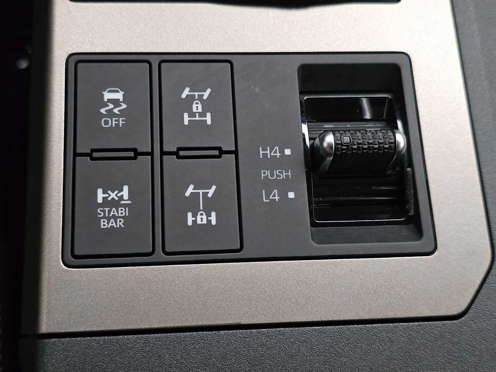2026 Toyota Land Cruiser 4WD (Natl)