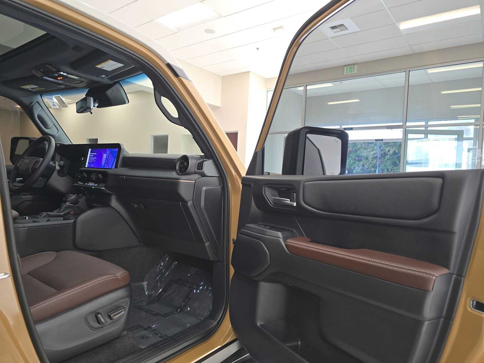 2026 Toyota Land Cruiser 4WD (Natl)