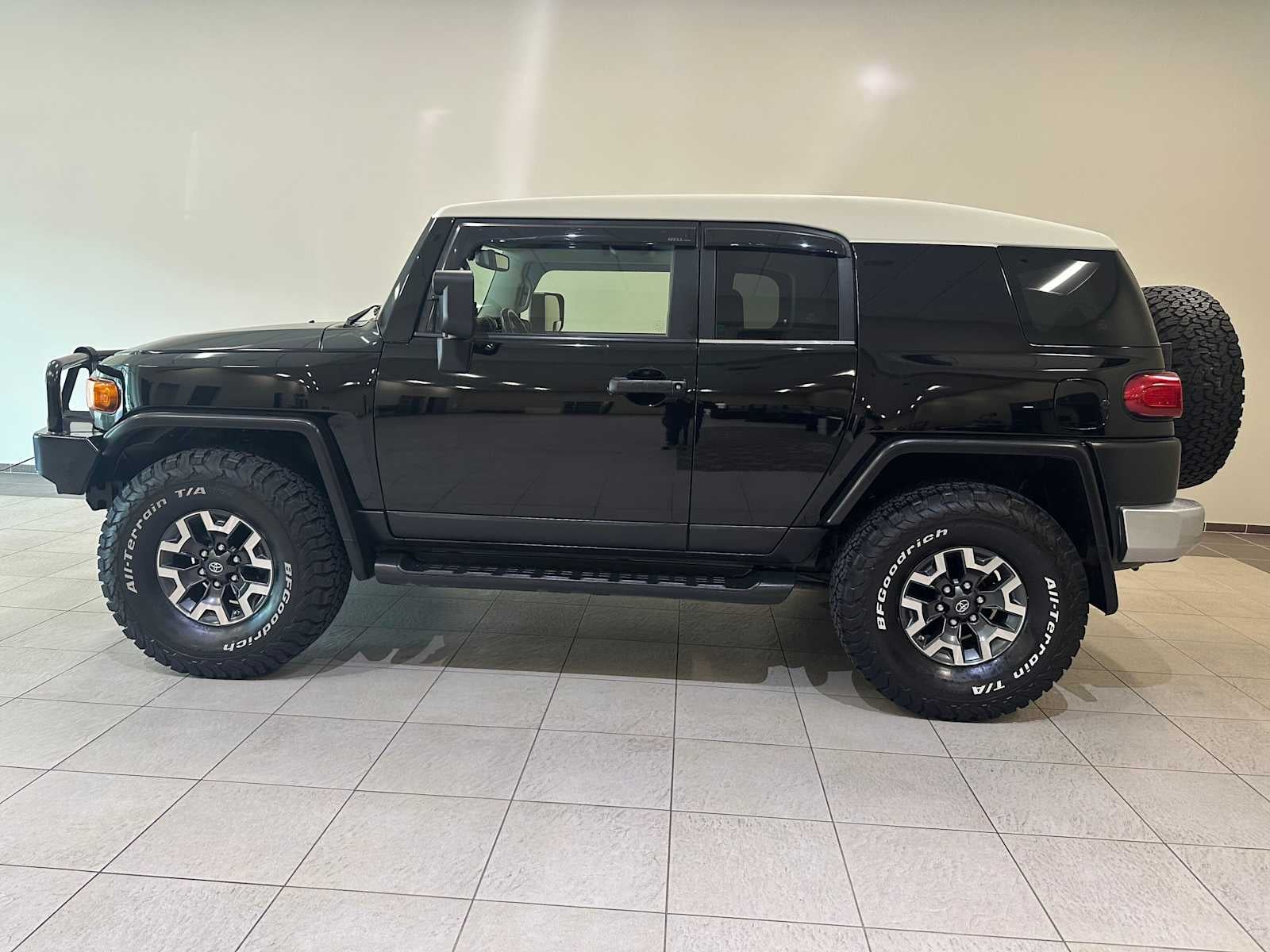 2014 Toyota FJ Cruiser 4WD 4dr Auto (Natl)