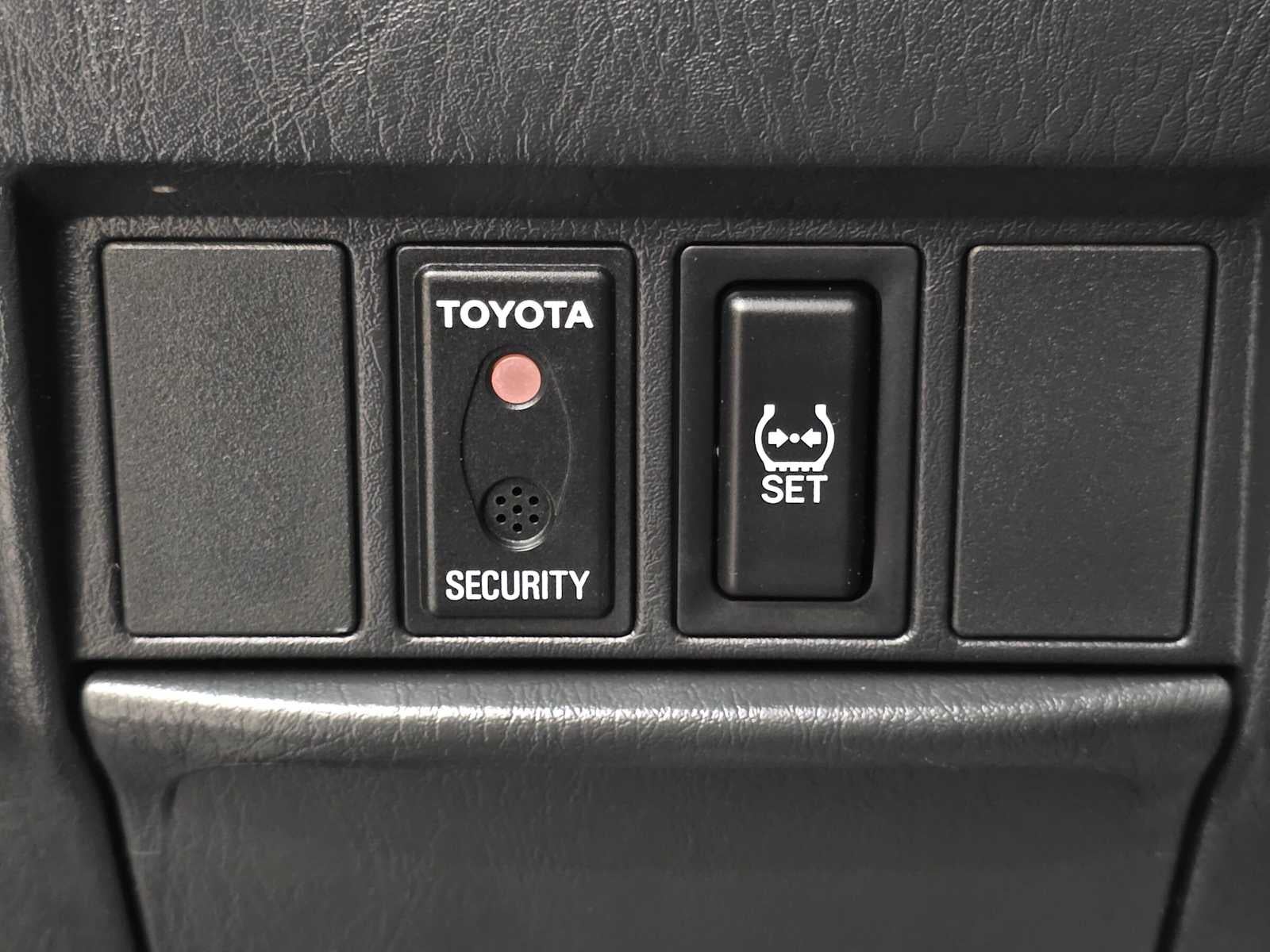 2005 Toyota RAV4 4dr Auto 4WD (Natl)