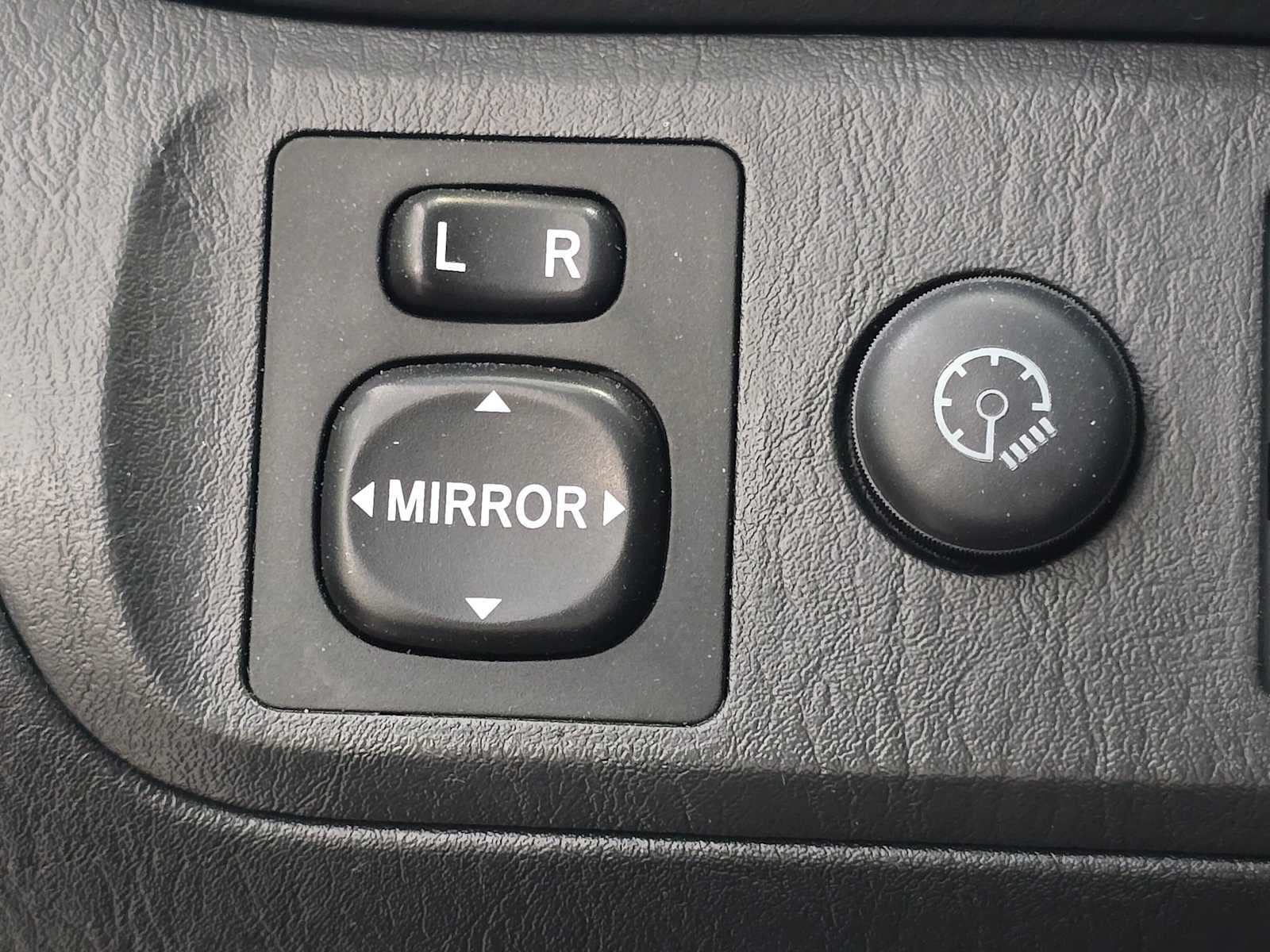 2005 Toyota RAV4 4dr Auto 4WD (Natl)