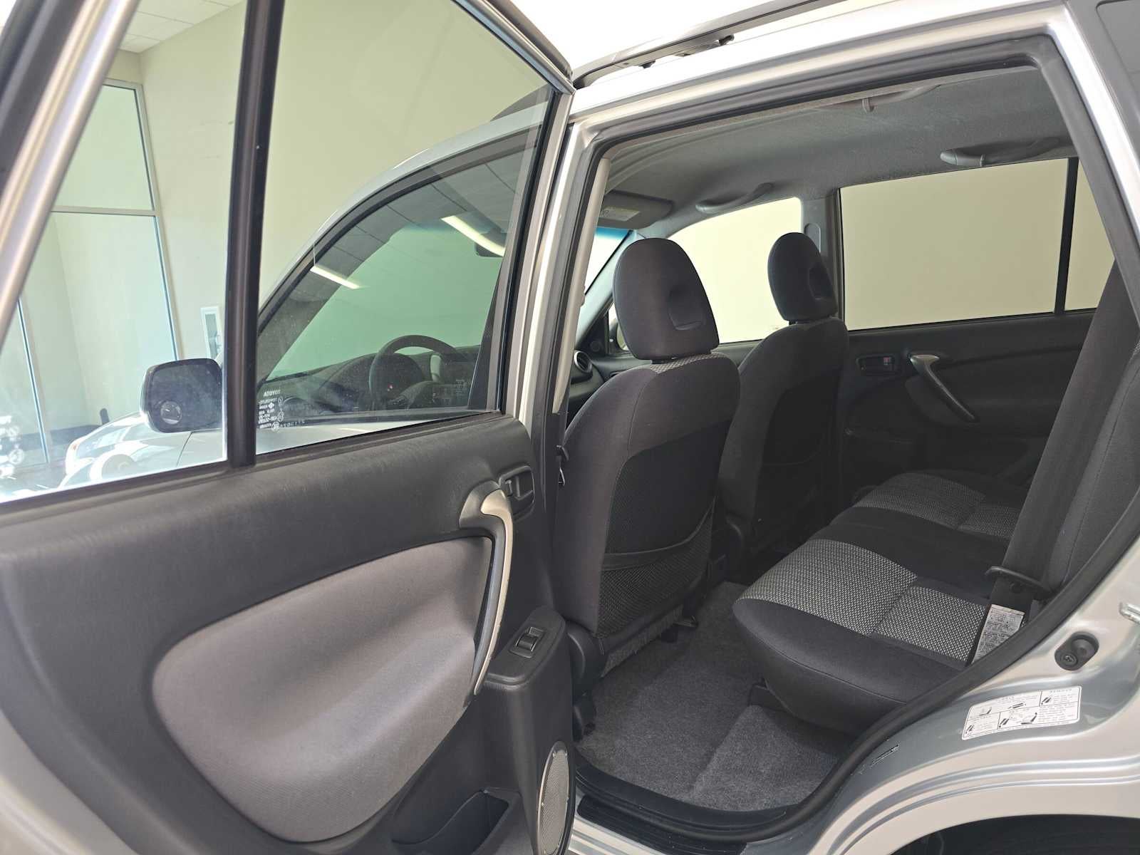 2005 Toyota RAV4 4dr Auto 4WD (Natl)