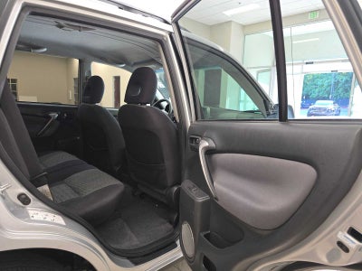 2005 Toyota RAV4 4dr Auto 4WD (Natl)