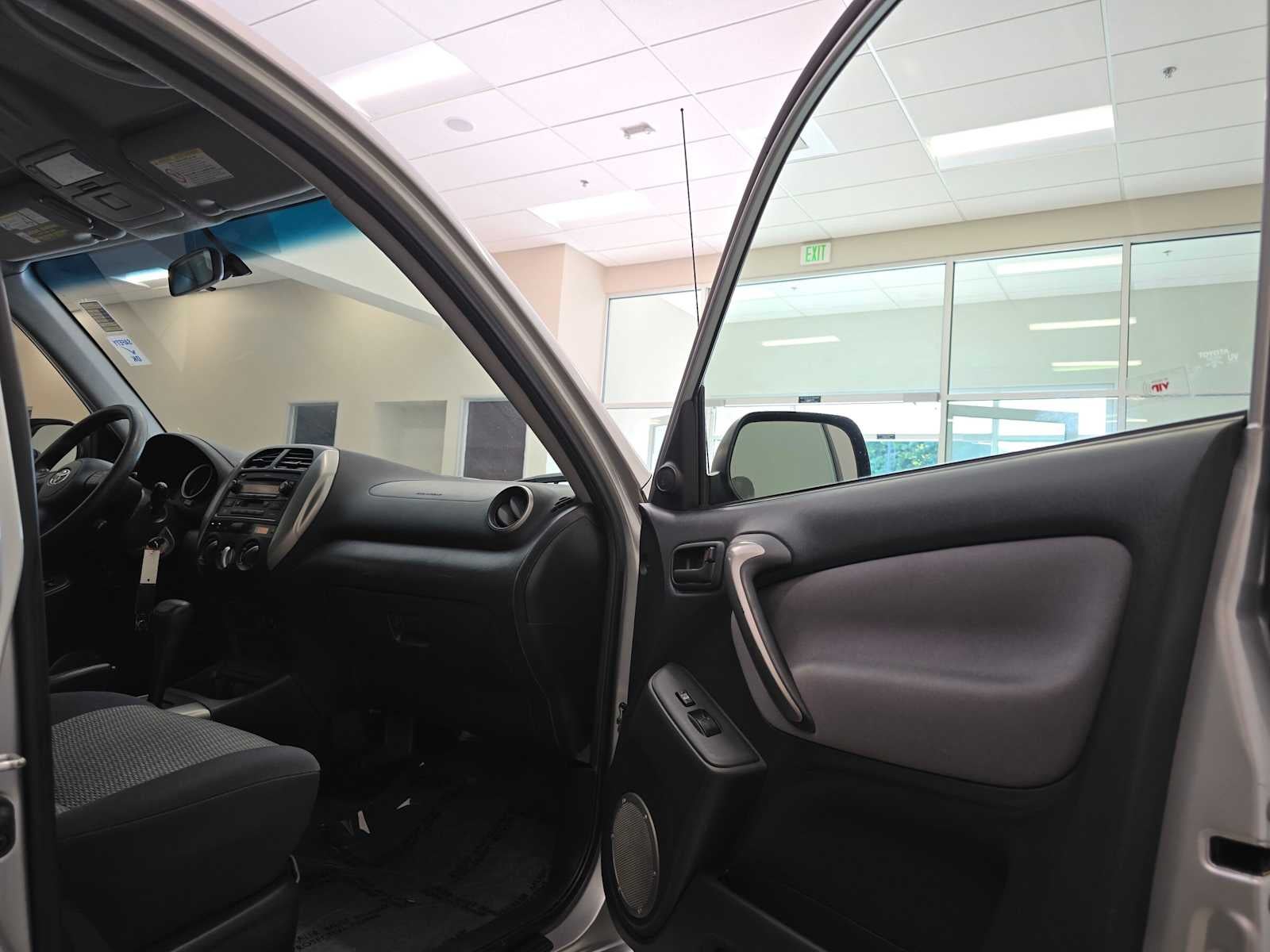 2005 Toyota RAV4 4dr Auto 4WD (Natl)