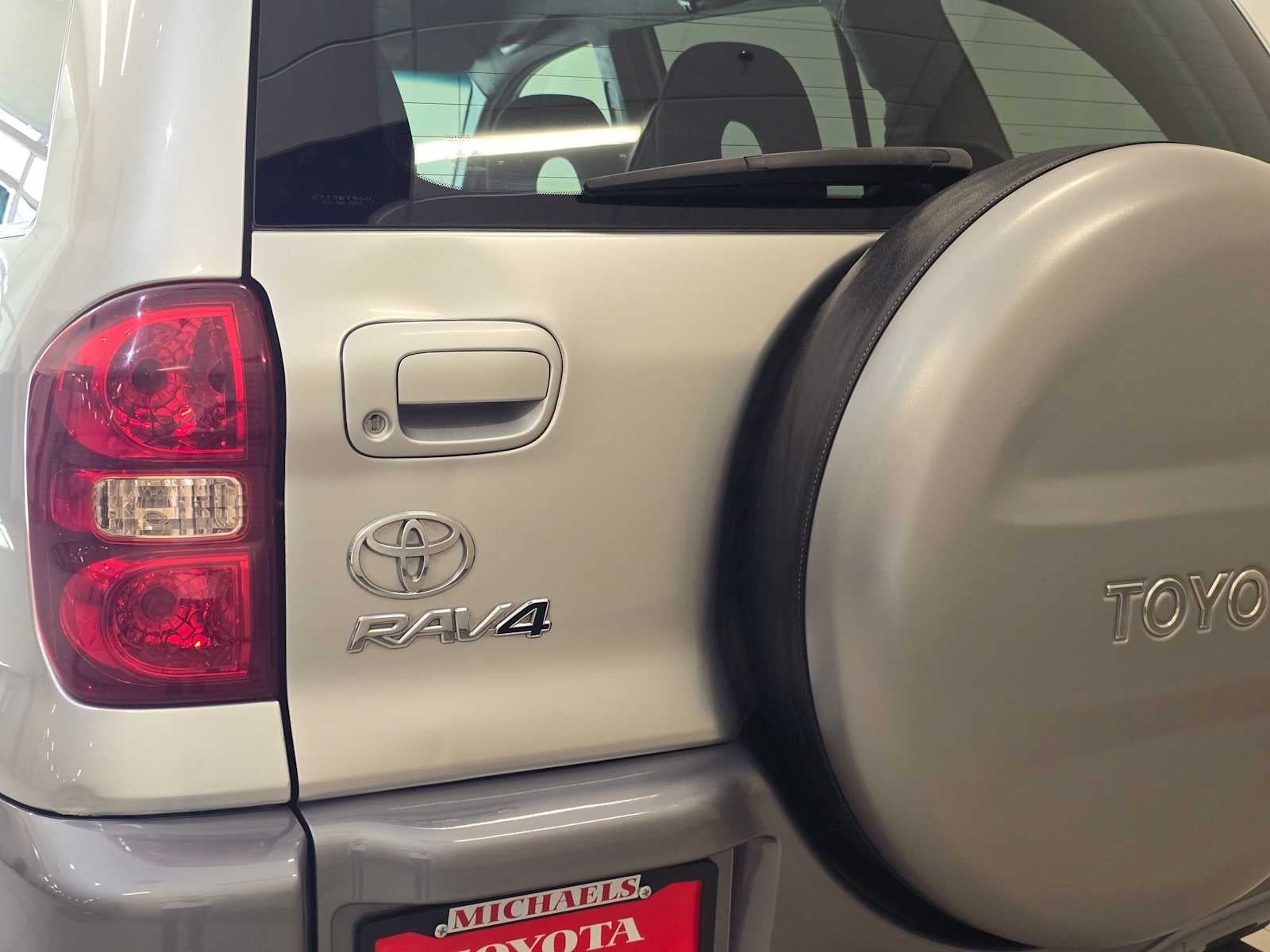 2005 Toyota RAV4 4dr Auto 4WD (Natl)
