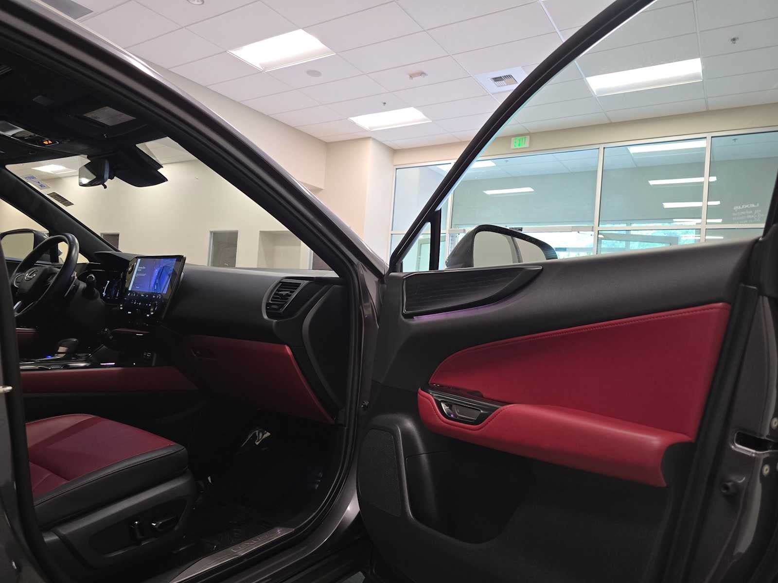 2024 Lexus NX 450h+ Luxury