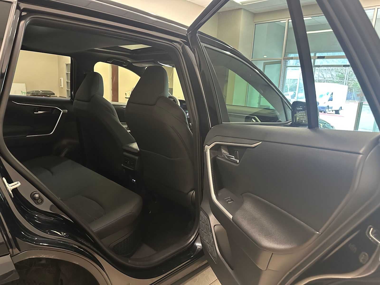 2024 Toyota RAV4 Hybrid SE