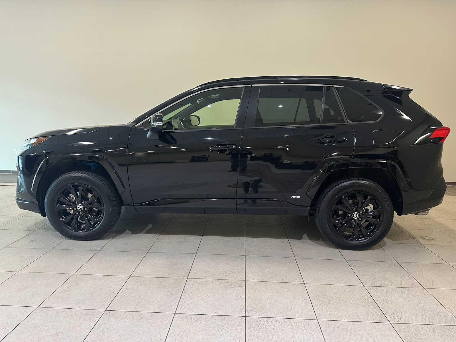 2024 Toyota RAV4 Hybrid SE