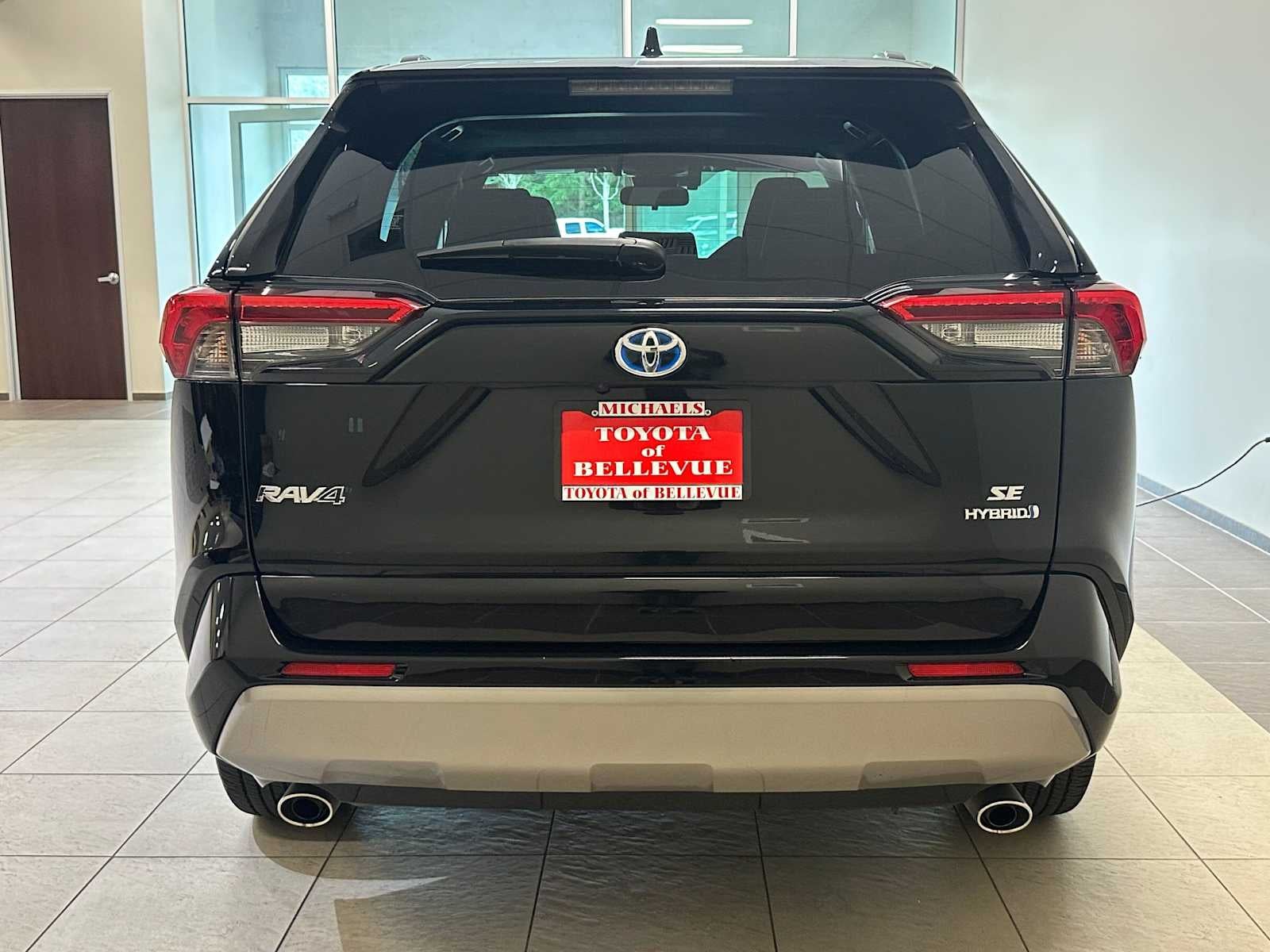 2024 Toyota RAV4 Hybrid SE