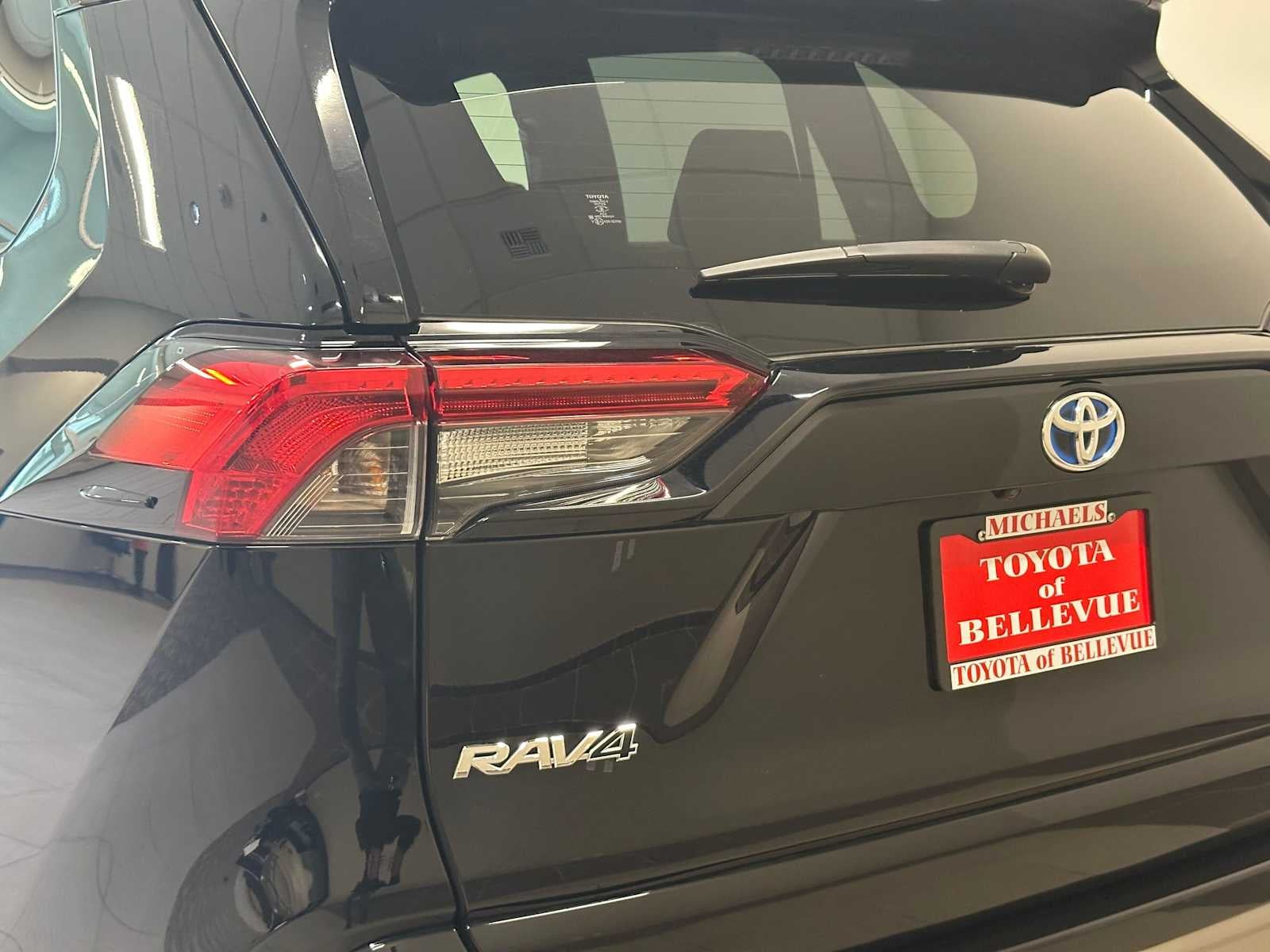 2024 Toyota RAV4 Hybrid SE