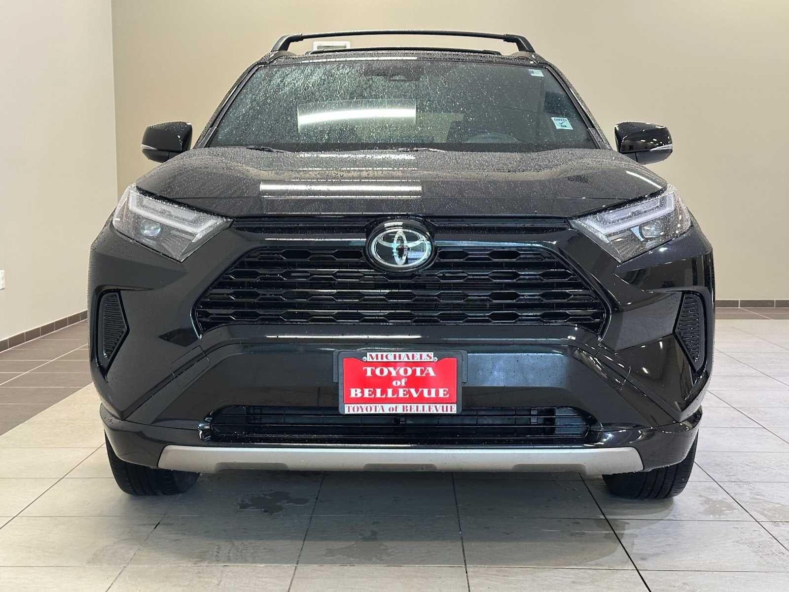 2025 Toyota RAV4 Hybrid SE