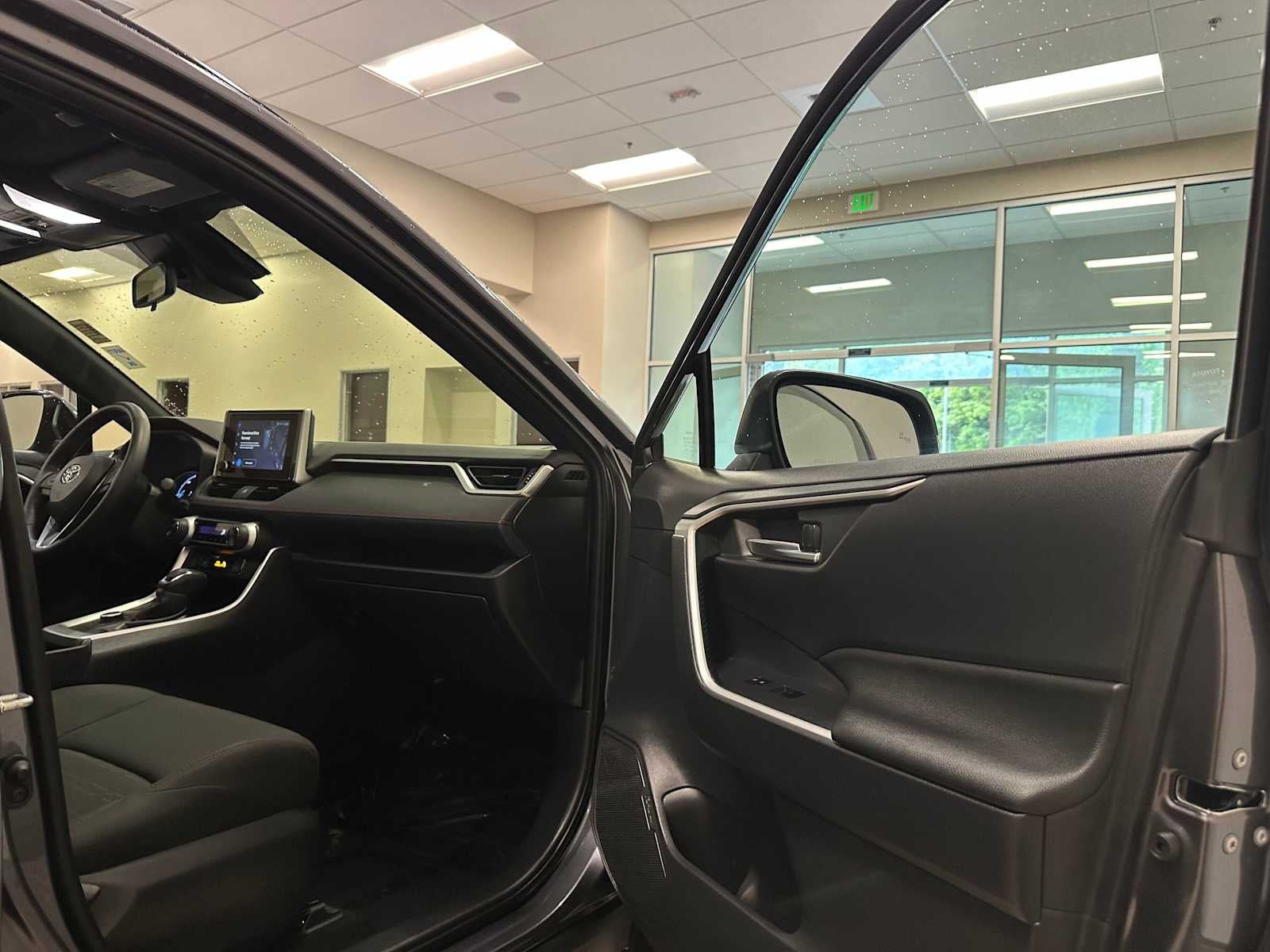 2024 Toyota RAV4 Prime SE