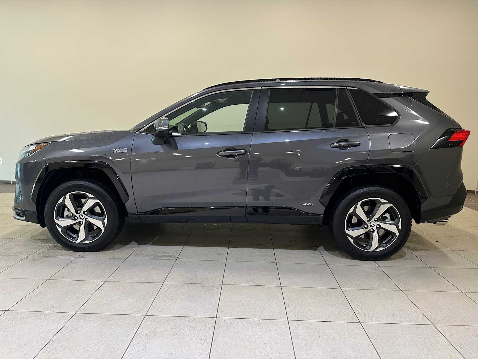 2024 Toyota RAV4 Prime SE