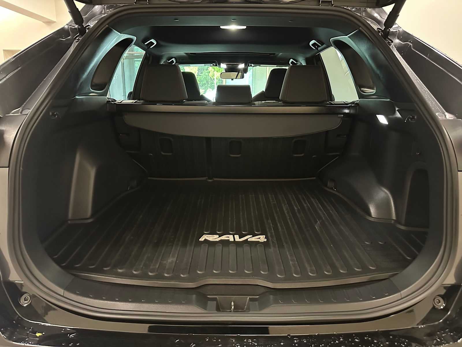 2024 Toyota RAV4 Prime SE