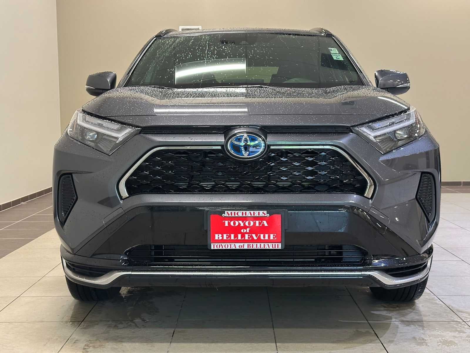2024 Toyota RAV4 Prime SE
