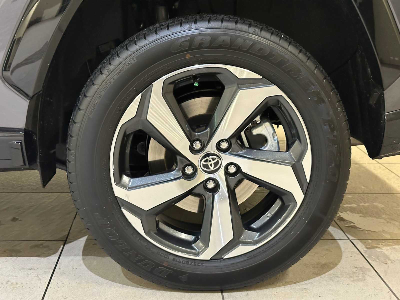 2024 Toyota RAV4 Prime SE