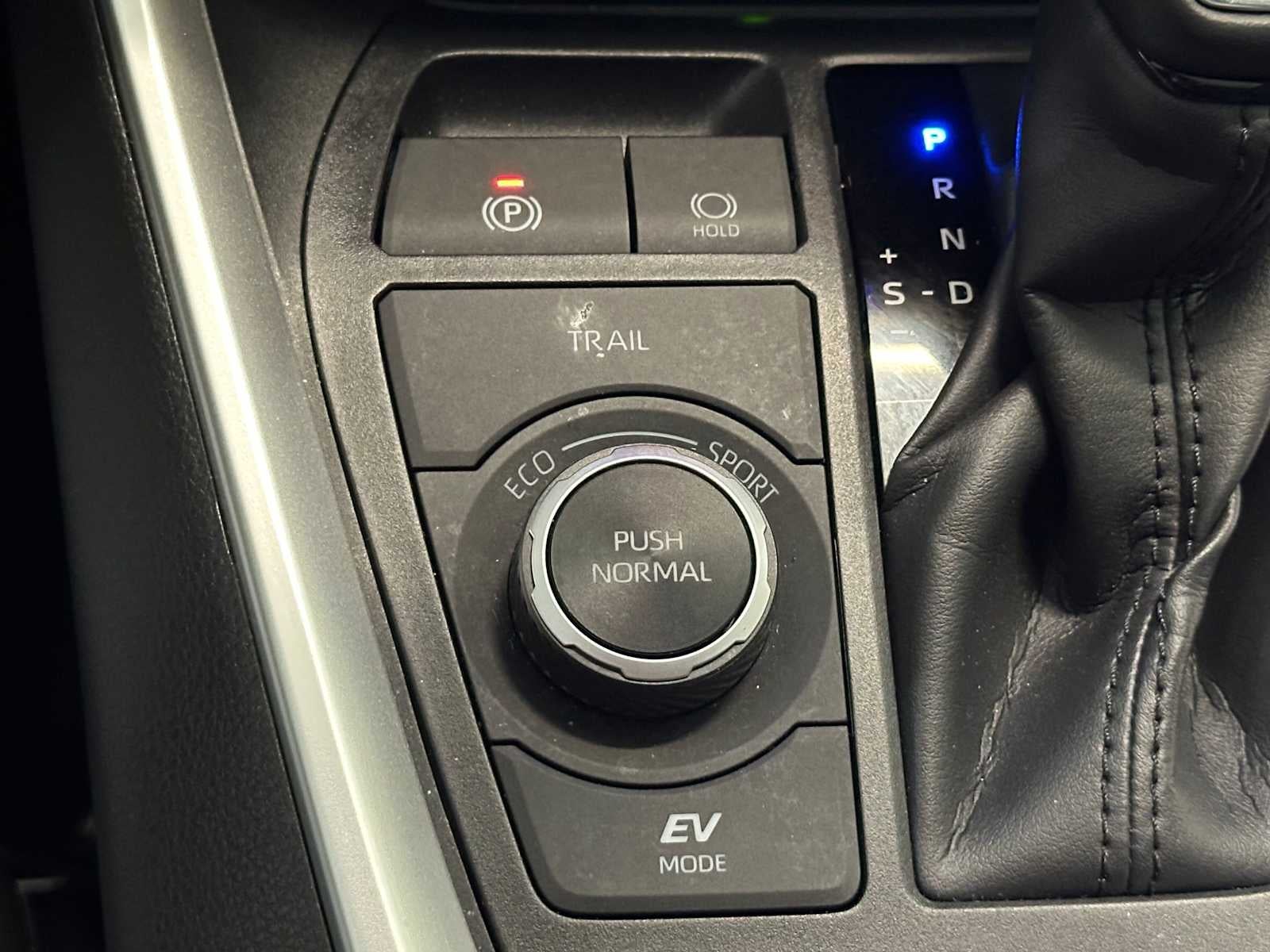 2025 Toyota RAV4 Hybrid XLE Premium