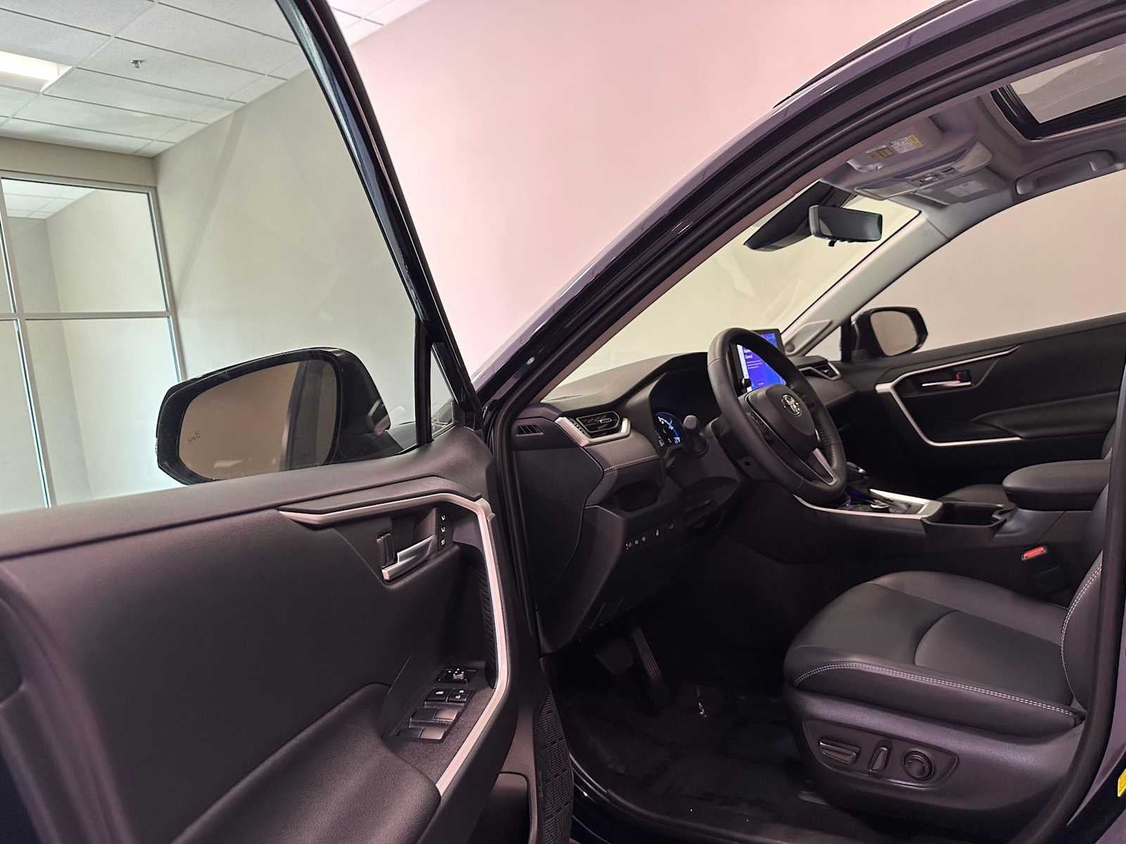2025 Toyota RAV4 Hybrid XLE Premium