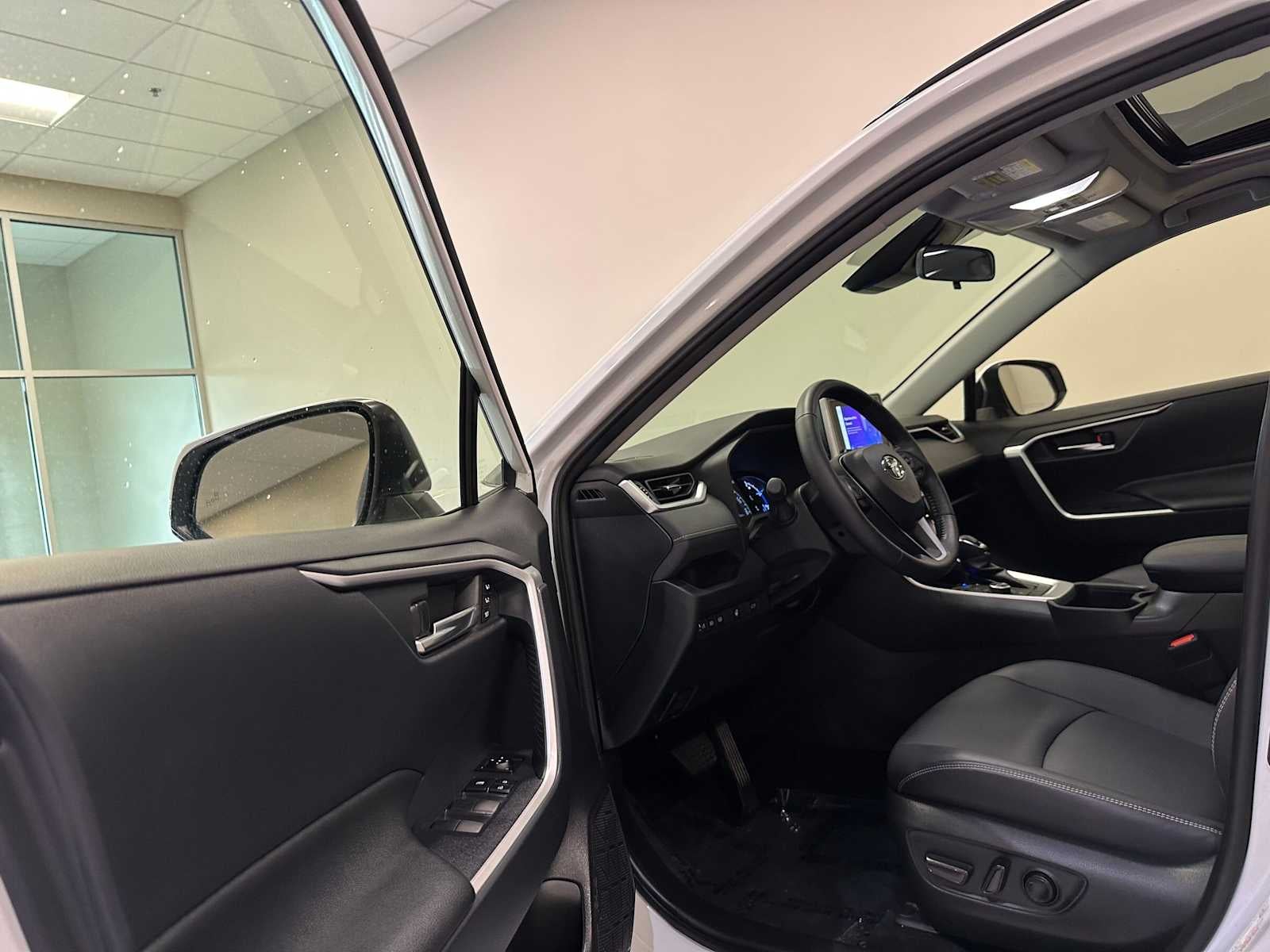 2023 Toyota RAV4 Hybrid XLE Premium