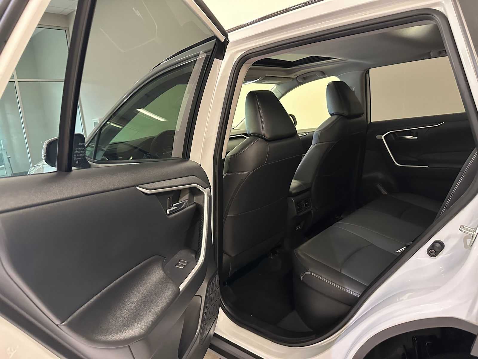 2023 Toyota RAV4 Hybrid XLE Premium