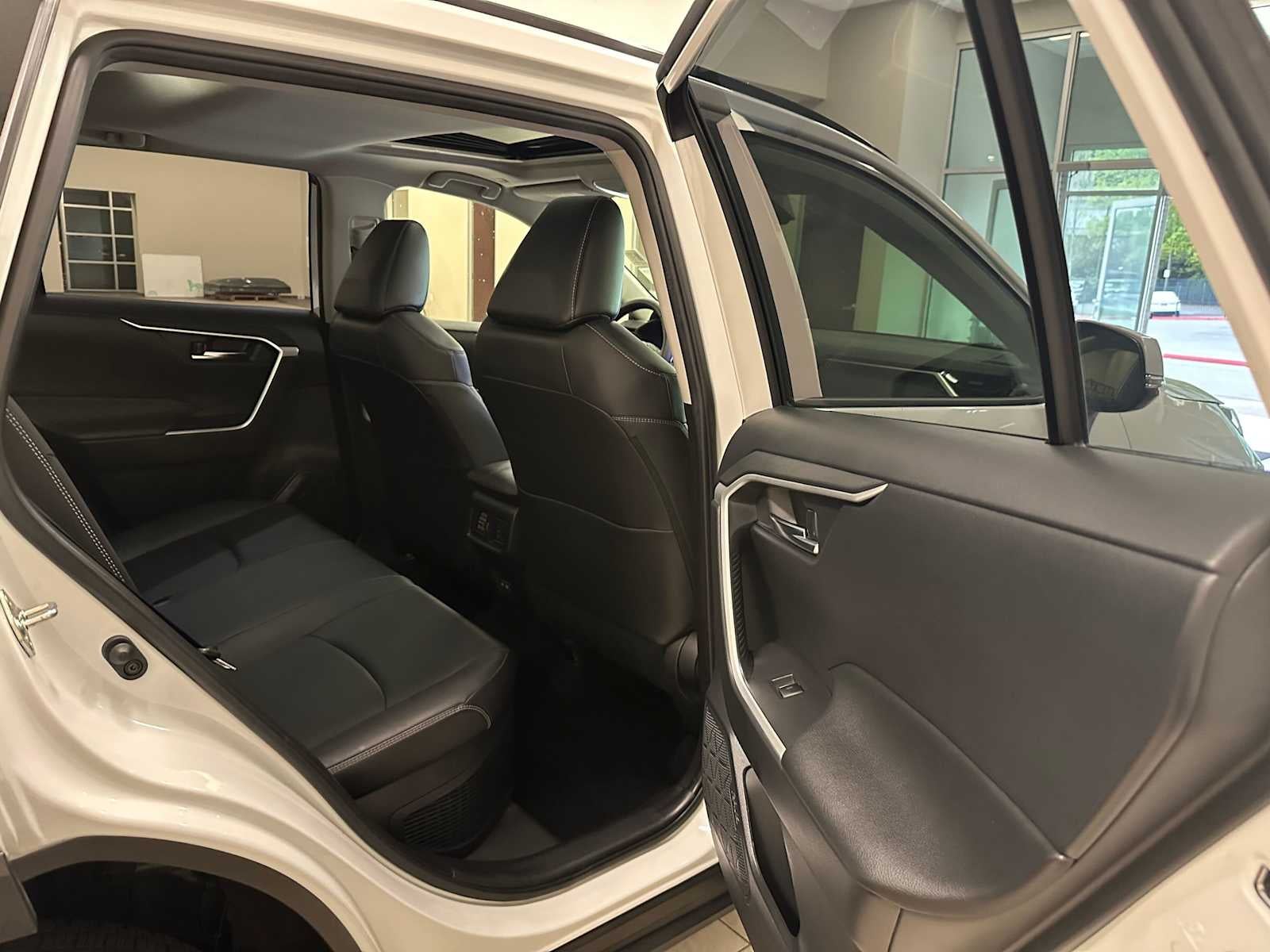 2023 Toyota RAV4 Hybrid XLE Premium