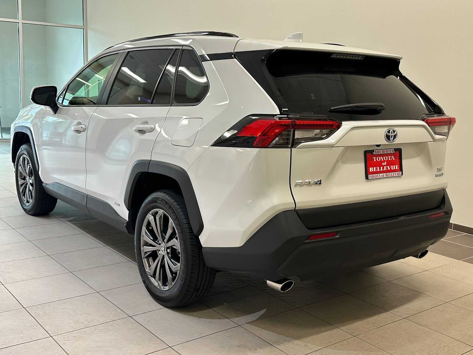 2023 Toyota RAV4 Hybrid XLE Premium