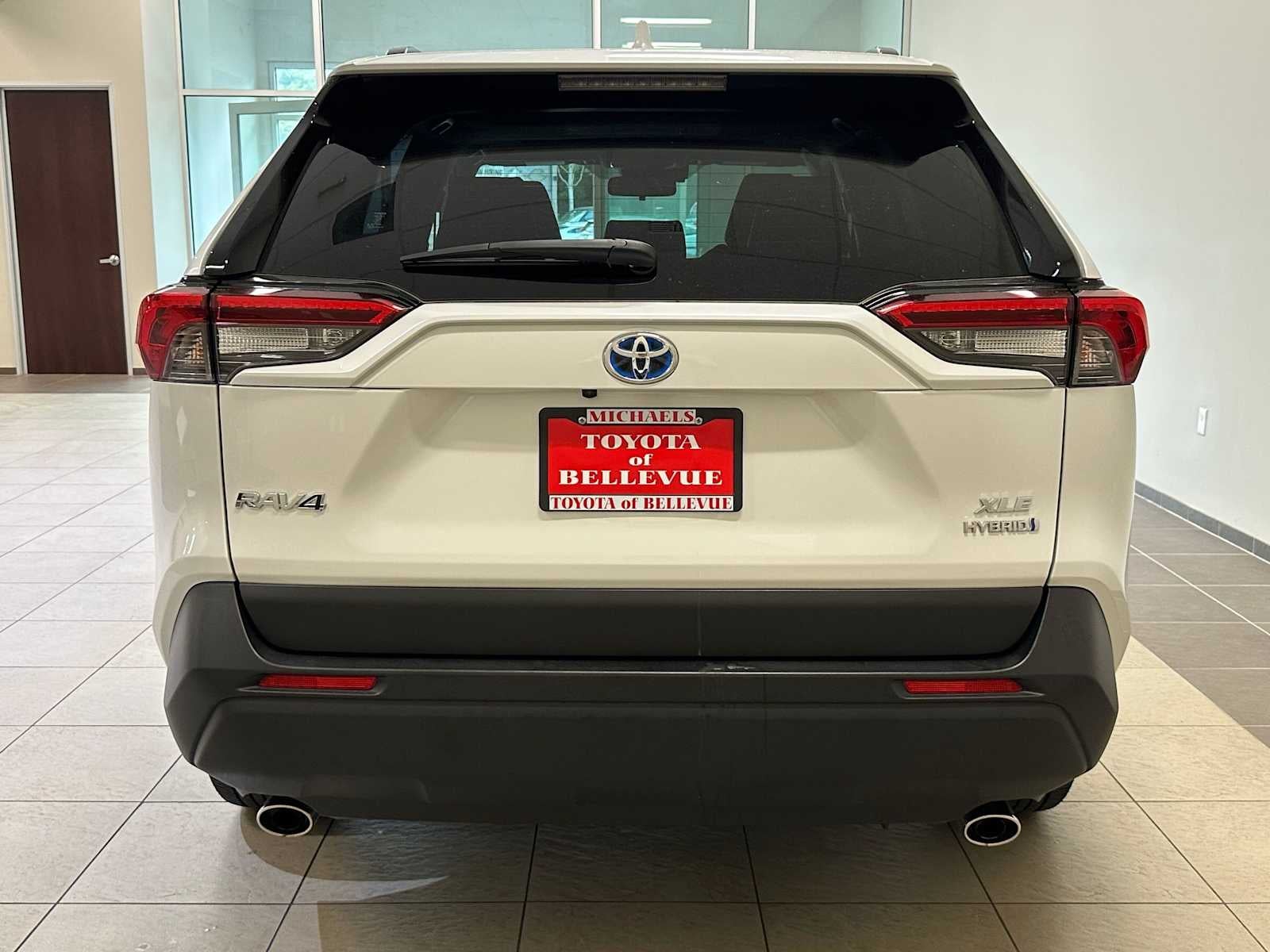 2023 Toyota RAV4 Hybrid XLE Premium