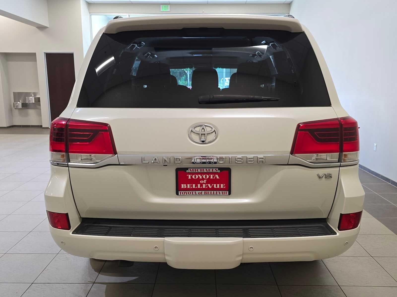 2017 Toyota Land Cruiser 4WD (Natl)