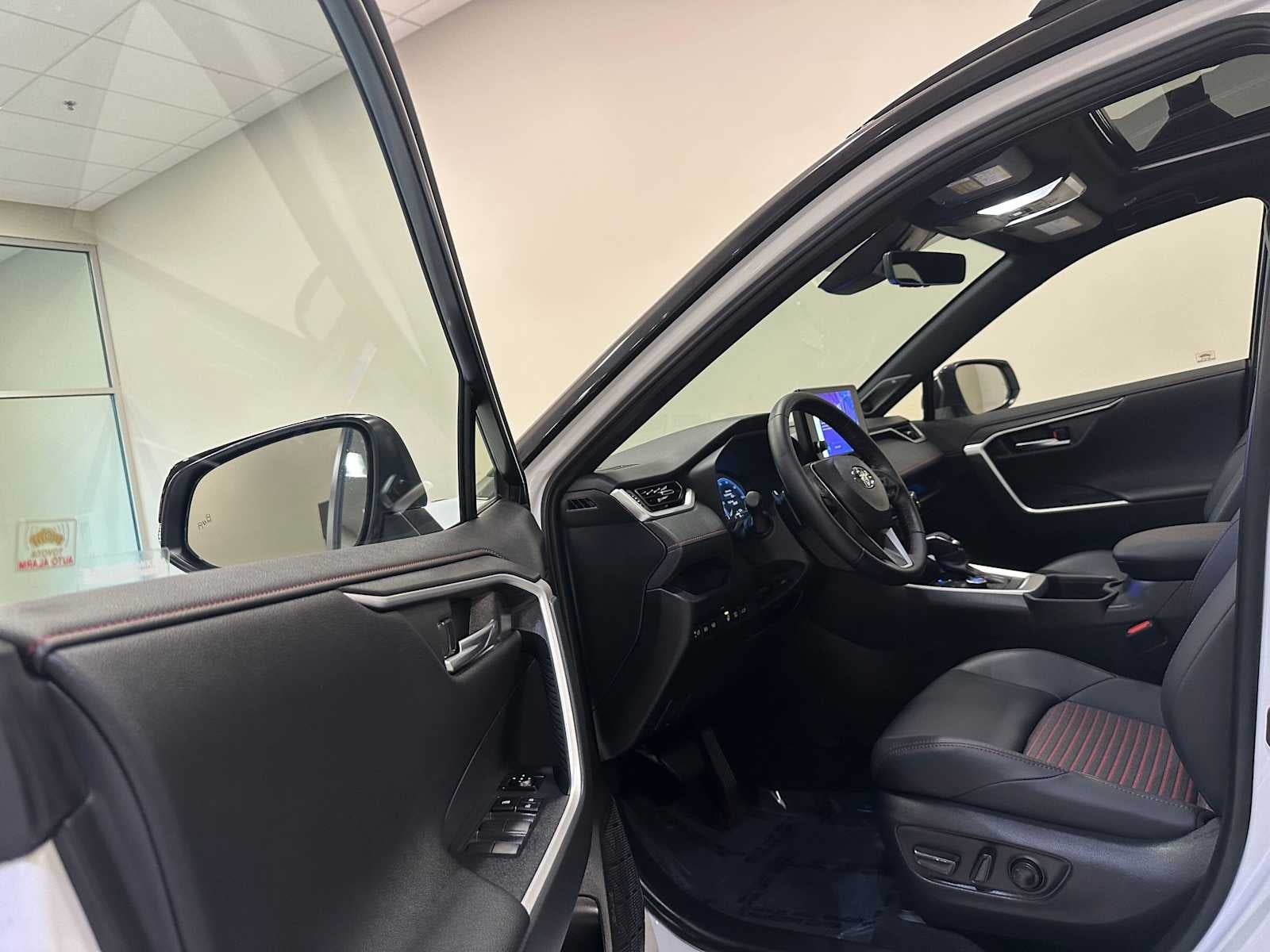 2025 Toyota RAV4 Plug-In Hybrid XSE