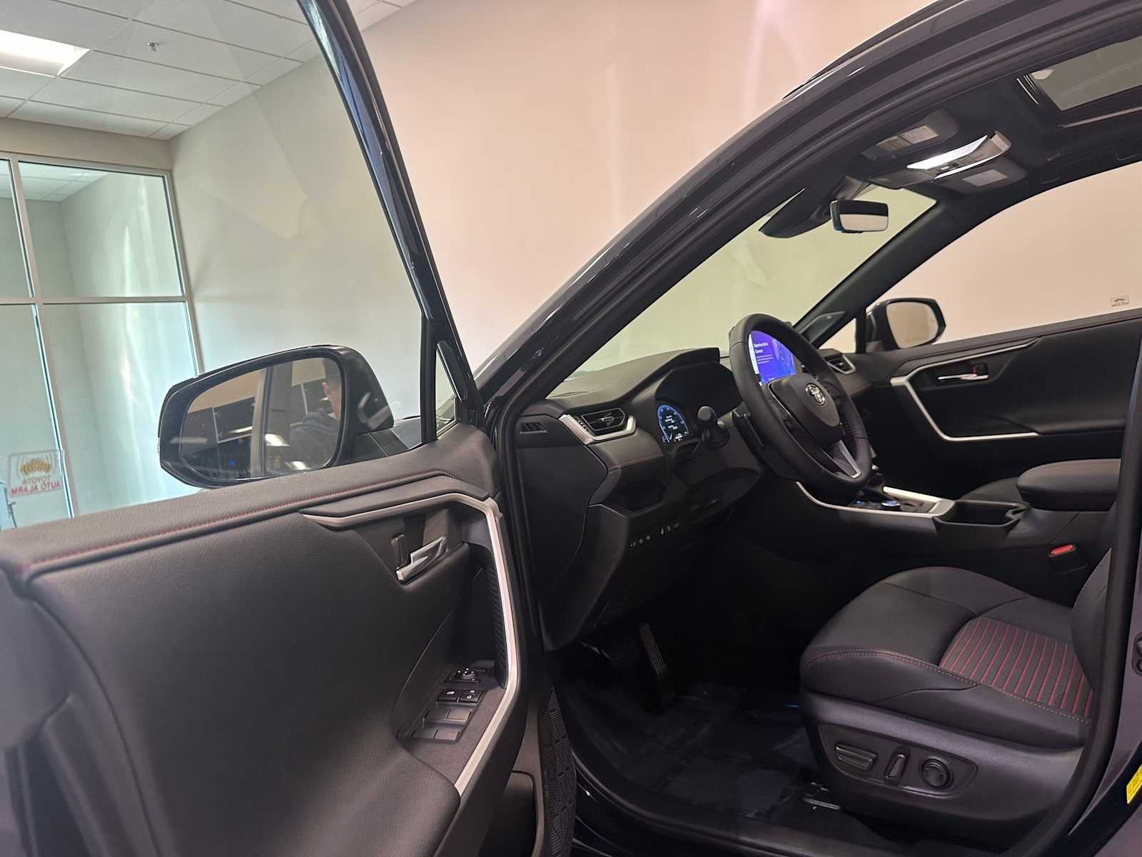 2025 Toyota RAV4 Plug-In Hybrid XSE