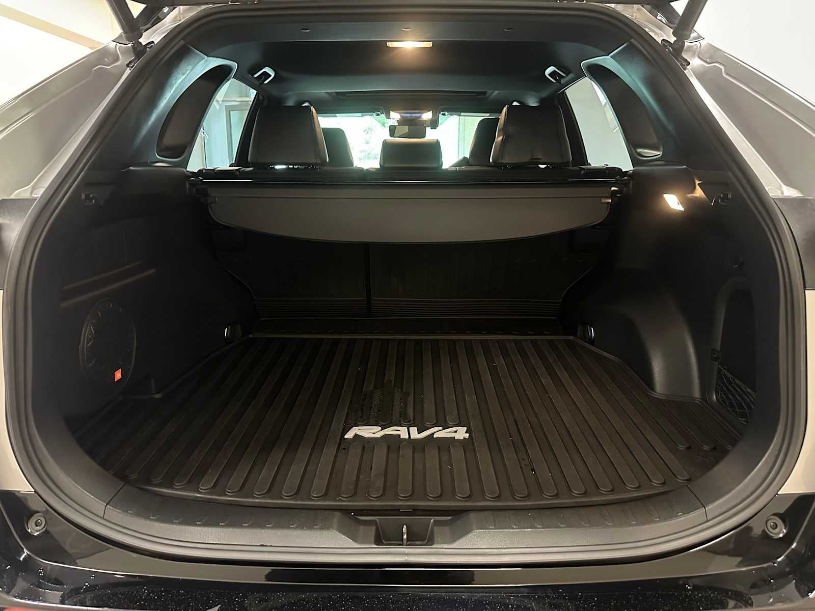 2019 Toyota RAV4 Hybrid XSE