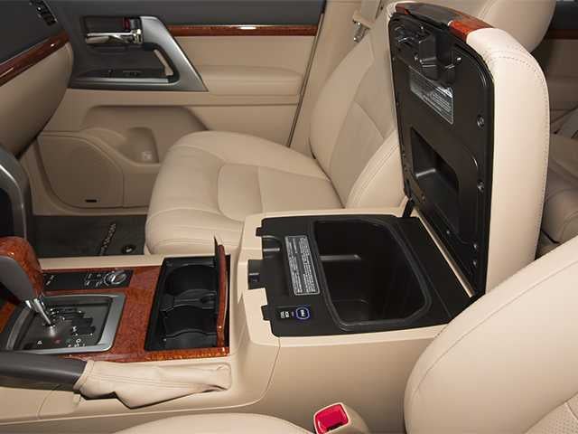 2013 Toyota Land Cruiser 4dr 4WD (Natl)