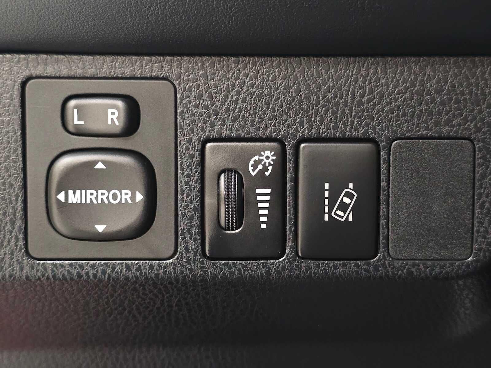 2018 Toyota RAV4 Hybrid SE