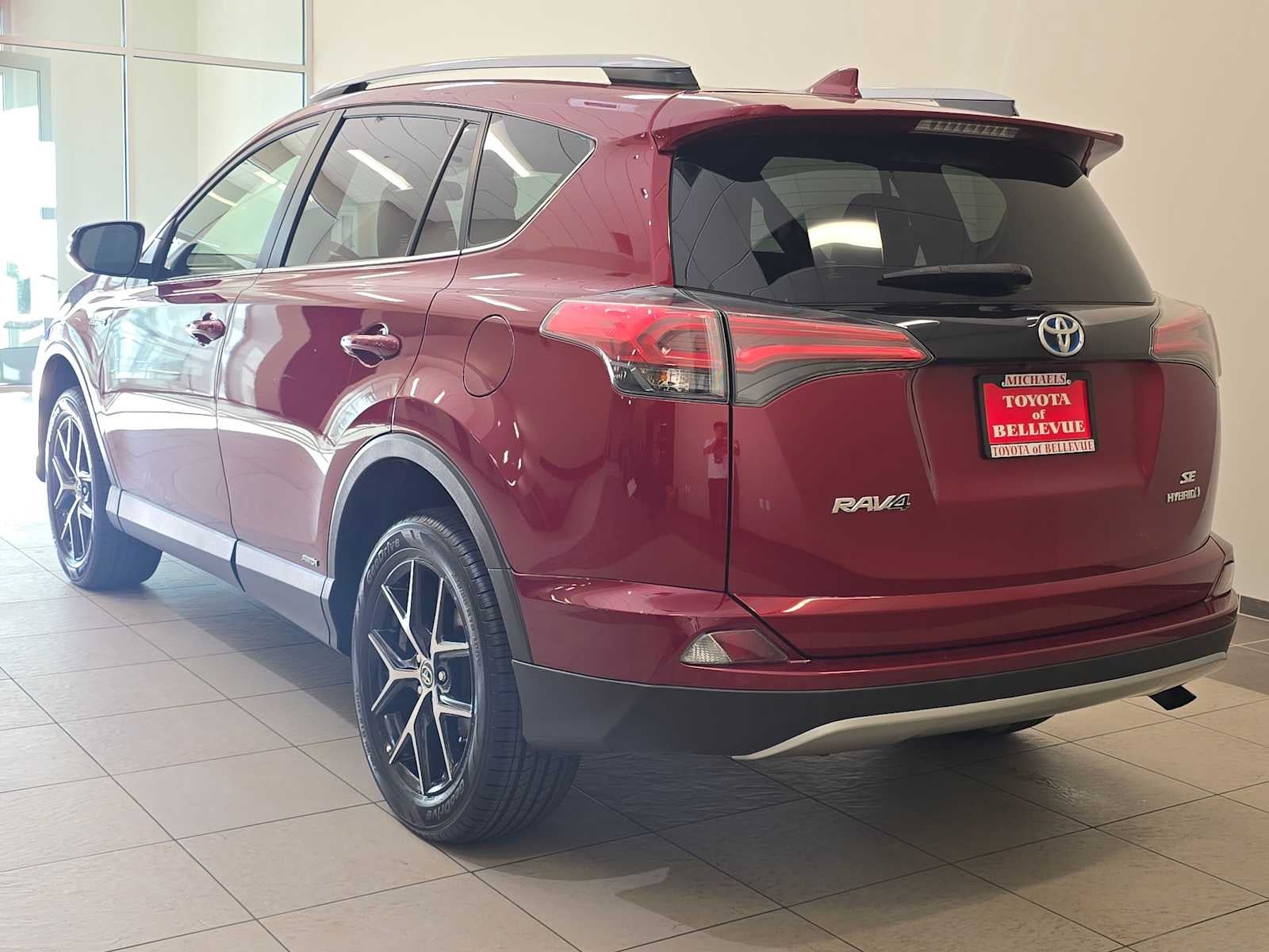 2018 Toyota RAV4 Hybrid SE