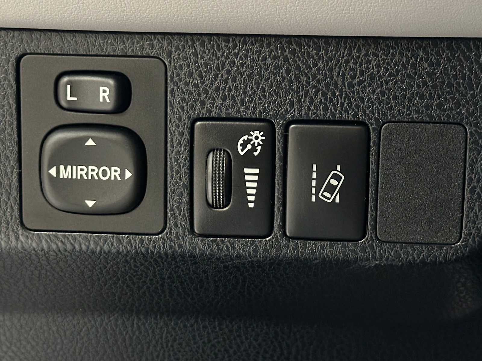 2018 Toyota RAV4 Hybrid LE
