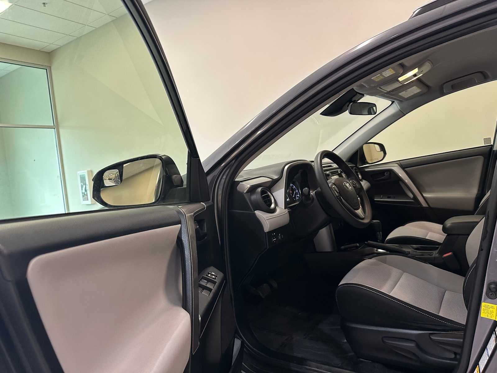 2018 Toyota RAV4 Hybrid LE
