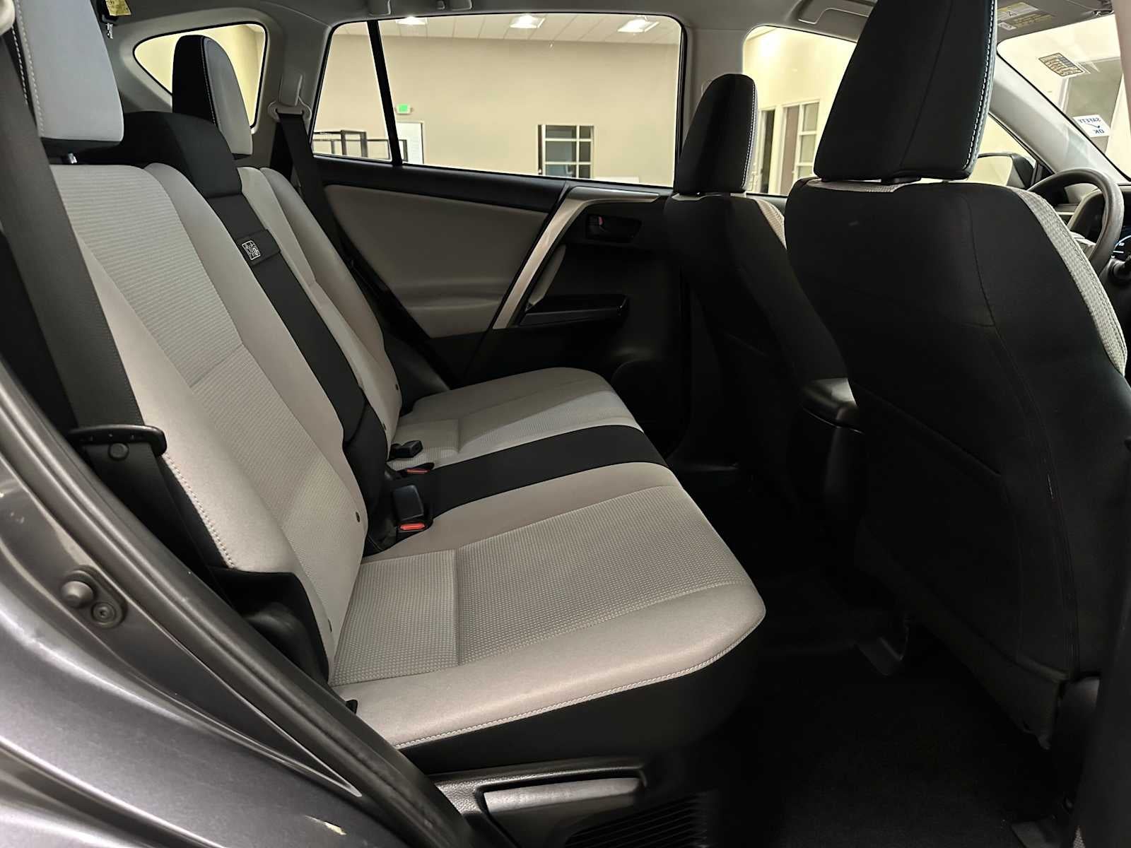2018 Toyota RAV4 Hybrid LE