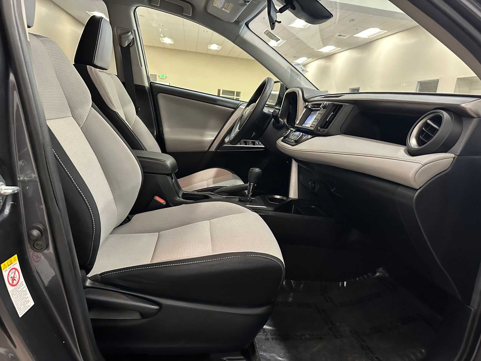2018 Toyota RAV4 Hybrid LE