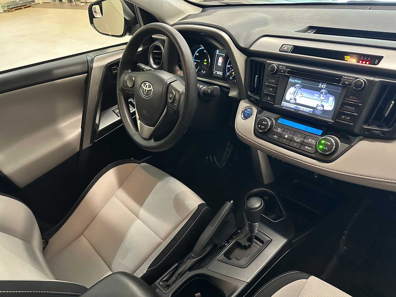 2018 Toyota RAV4 Hybrid LE