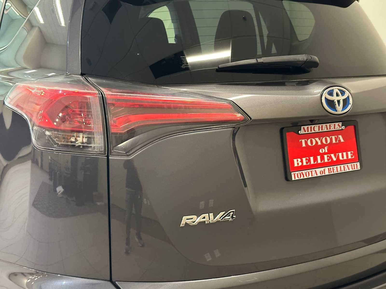 2018 Toyota RAV4 Hybrid LE