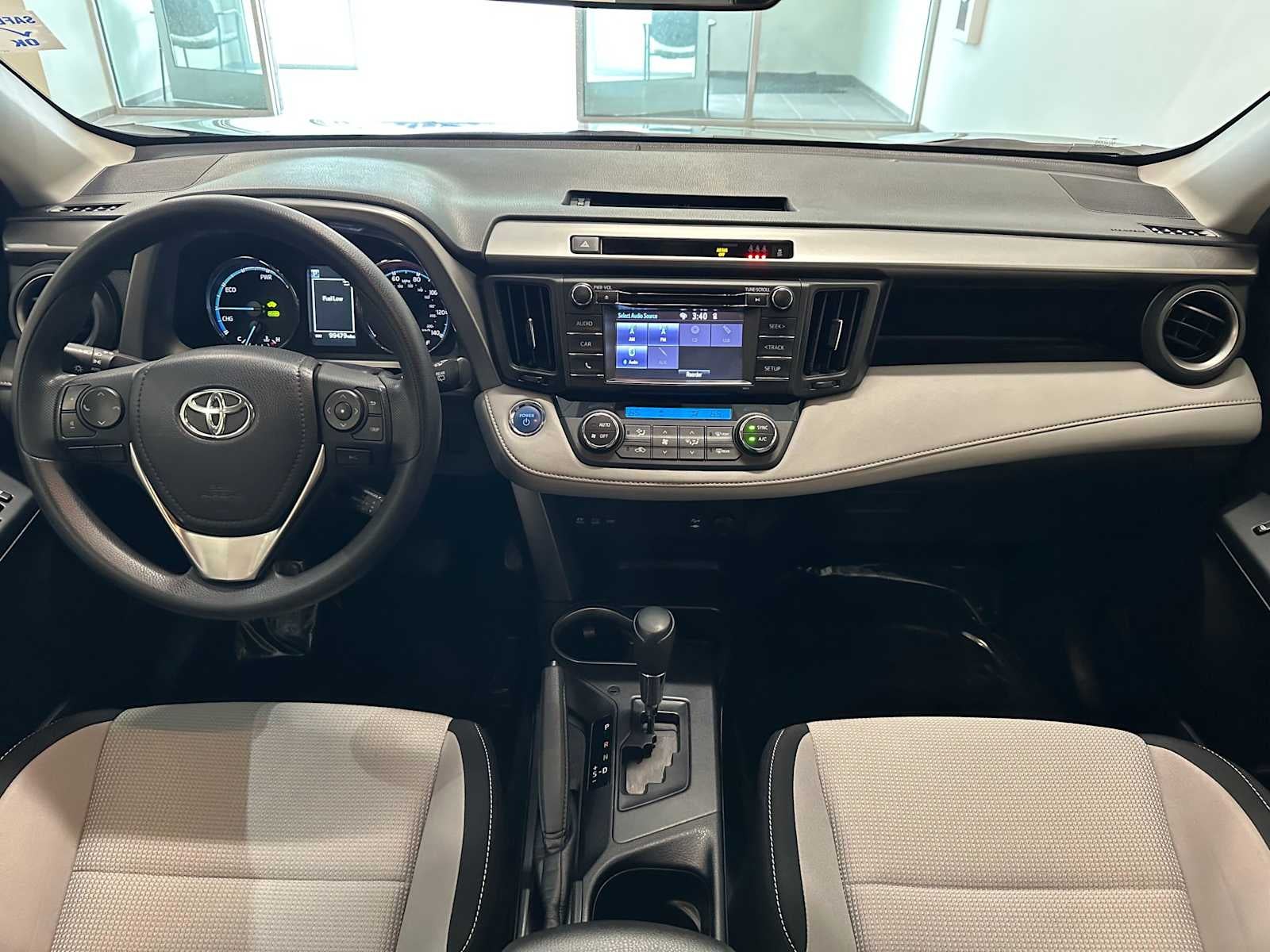 2018 Toyota RAV4 Hybrid LE