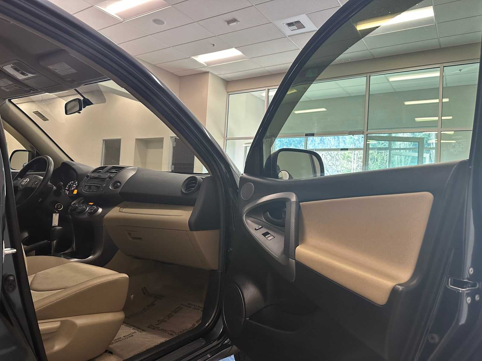 2009 Toyota RAV4 FWD 4dr 4-cyl 4-Spd AT (Natl)