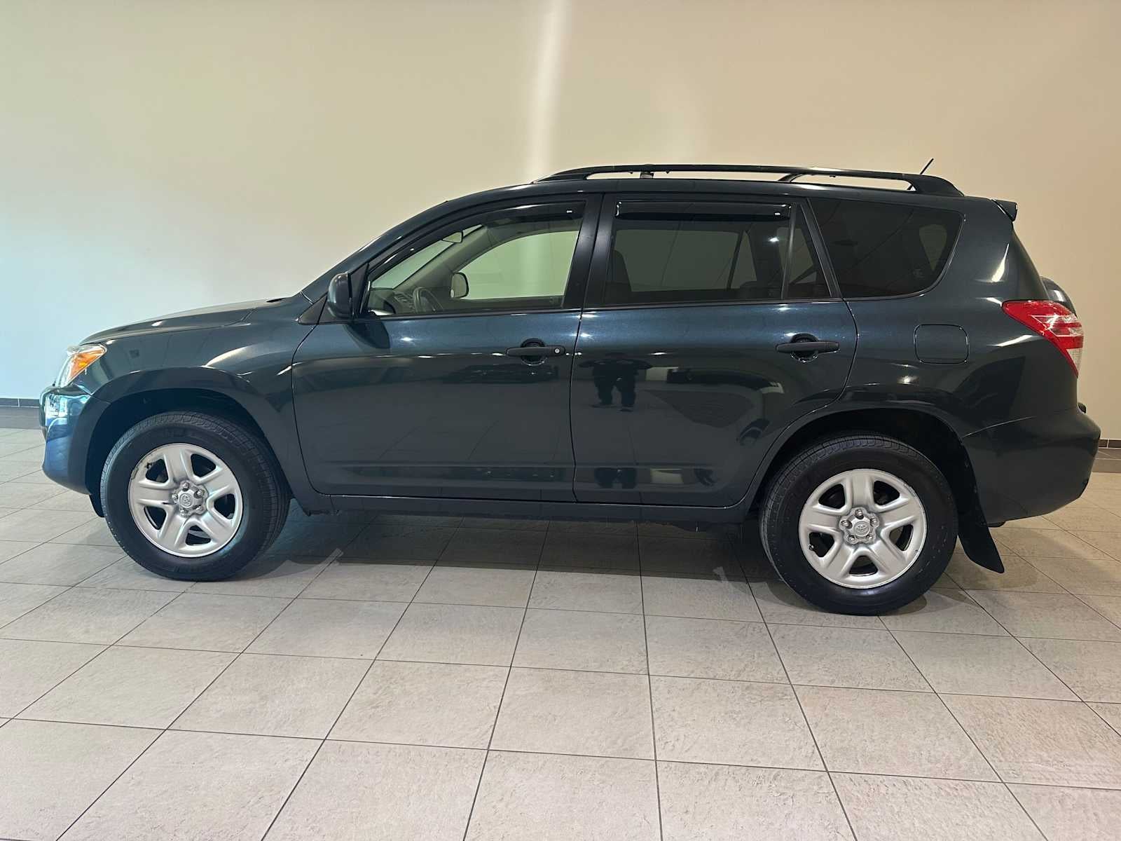 2009 Toyota RAV4 FWD 4dr 4-cyl 4-Spd AT (Natl)