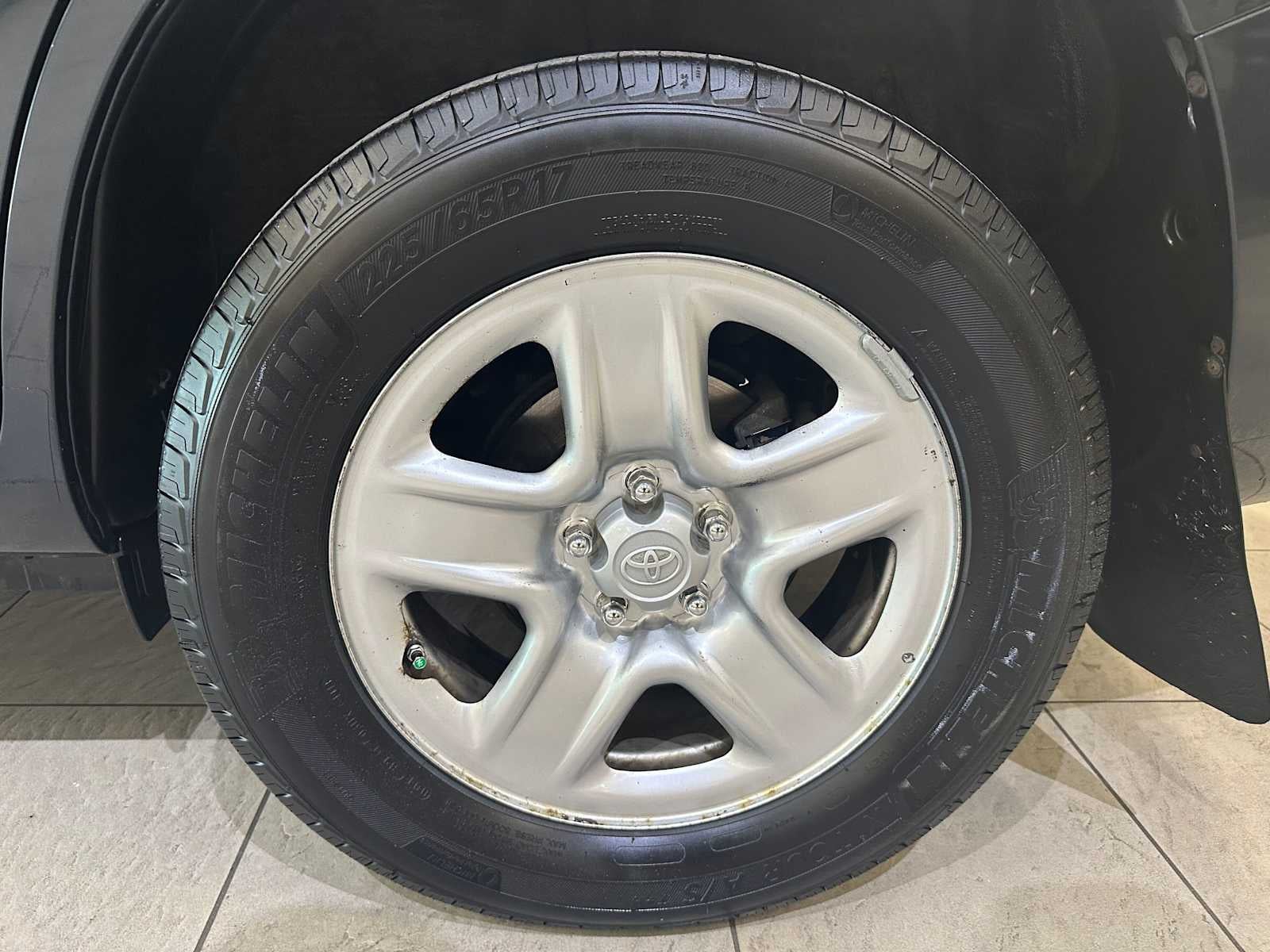 2009 Toyota RAV4 FWD 4dr 4-cyl 4-Spd AT (Natl)