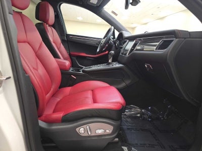2015 Porsche Macan Turbo